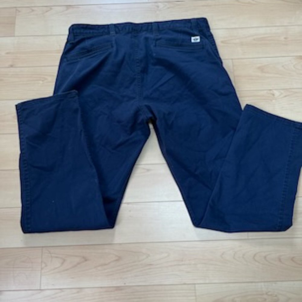 Dockers - Picture 7 of 7